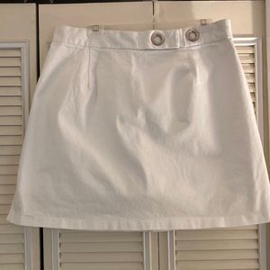 Size 18W White stretch skort with grommet detailing